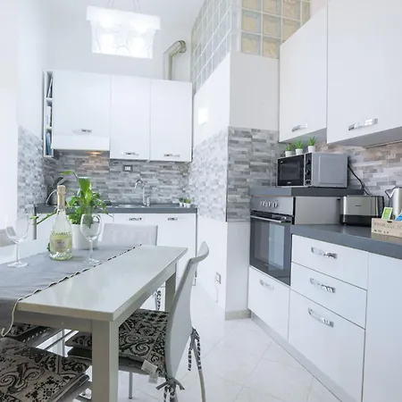 & Chic Апартаменти Ла-Спеція